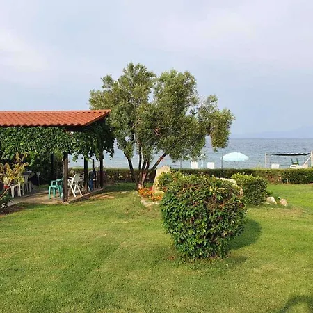House Fany - Traditional House Just In Front Of The Sea