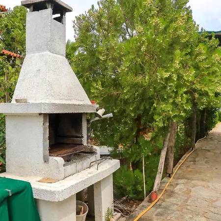 House Fany - Traditional House Just In Front Of The Sea Holiday home *